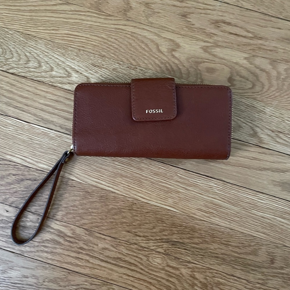 Fossil Madison Zip Clutch
